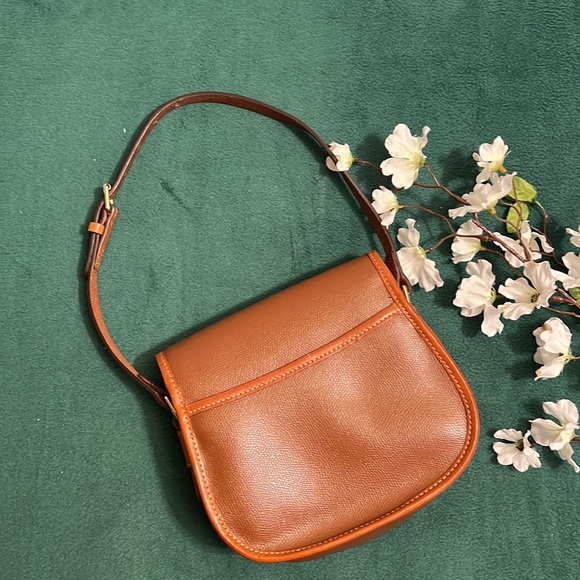 Dooney and Burke shoulder bag - Picture 2 of 6